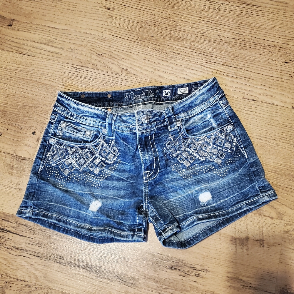 Miss Me Bling shorts .. size 30